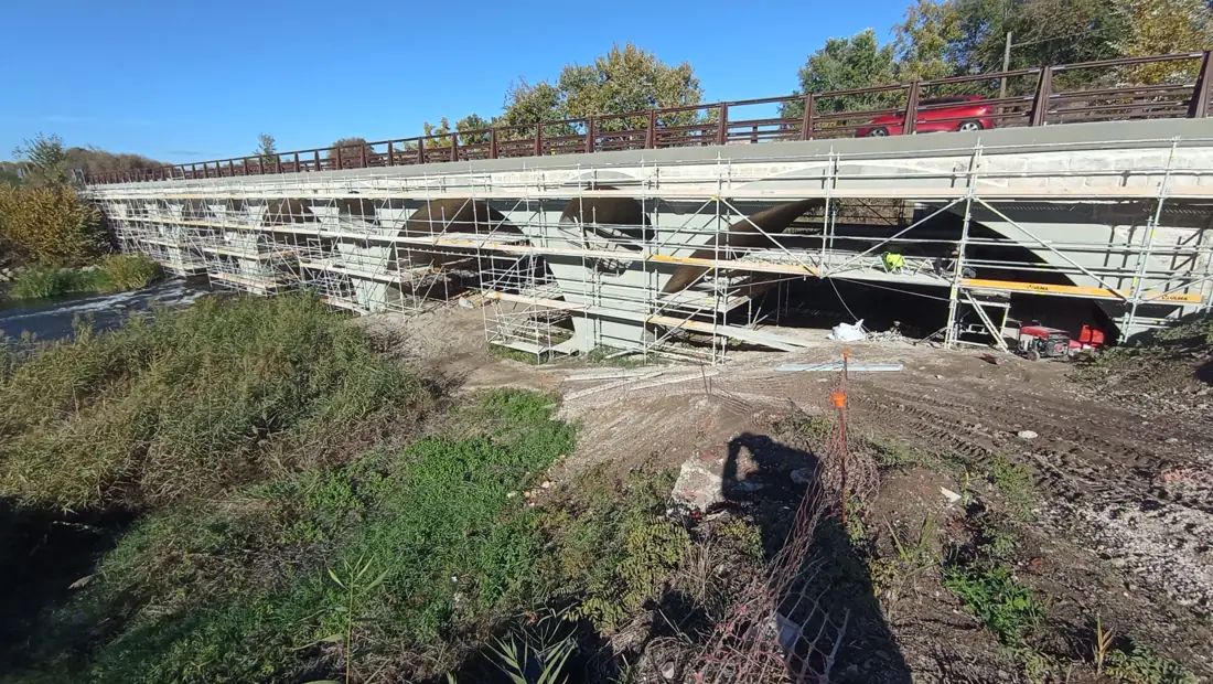 Puente con el andamiaje completo
